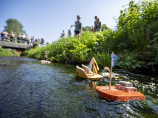 Byadag med kyrkogårdsvandring